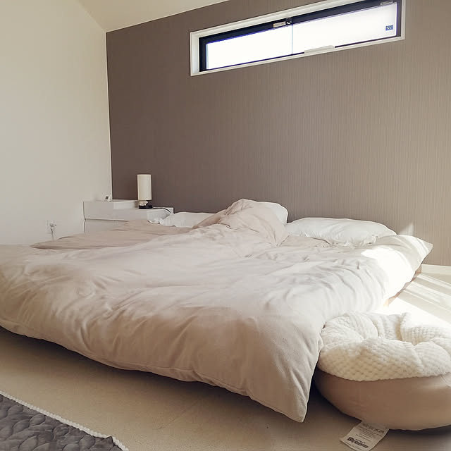 Bedroom,シンプル,モダン,シンプルモダン,ホワイト大好き,シンプルな暮らし,いぬのいる暮らし,犬のために,ローベッド kamatariの部屋