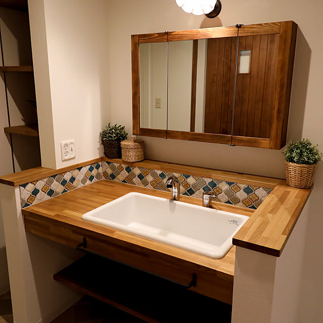 Bathroom,コラベル,三面鏡,TOTO病院用流し,病院用シンク,オスモカラー,造作洗面台,名古屋タイル,実験用シンク,施主塗装 cole73keyの部屋