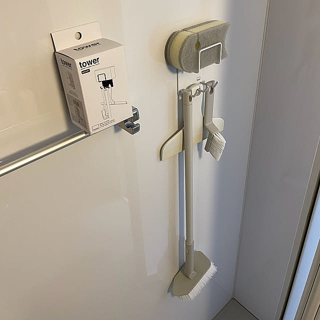 Bathroom,お風呂のスキージー,ポリプロピレンシャワーブラシ,タイル目地ブラシ,掃除用品システム　バス用ブラシ,MARNA,無印良品,マグネット収納,収納,掃除道具収納,towerシリーズ,山崎実業,マグネットホルダー,コンパクト,2人暮らし,お風呂 yasuyo66の部屋