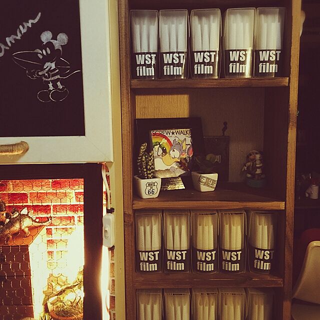 My Shelf,自分で作ってぴったり♡(ŐωŐ人),DVD収納,棚も手づくり,雑貨,100均,ハンドメイド,DIY,男前,男前化計画,置いただけ,照明 NIKOPANDAの部屋