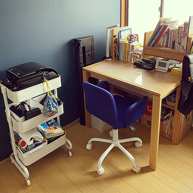 アクセントクロス,アクセントクロス ネイビー,小学生男子の部屋,学習机,カリモク,断捨離したい,中古を買ってリノベーション,中古一戸建て,ものが多い,迷走系インテリア,ダイソー100均,Overview amumamaの部屋