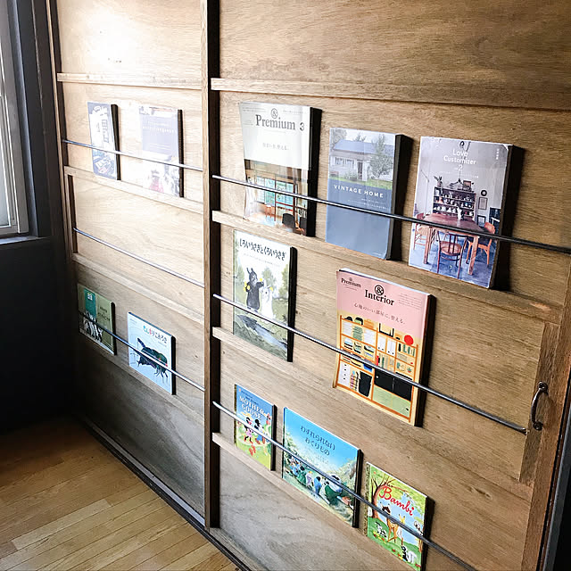 ふすまDIY,ふすまリメイク,ブックシェルフ,DIY,100均,雑貨,ダイソー,カフェ風,アンティーク,男前,My Shelf,雑誌収納,ブライワックス,園芸支柱,園芸用品,ふすま裏返し tomoの部屋