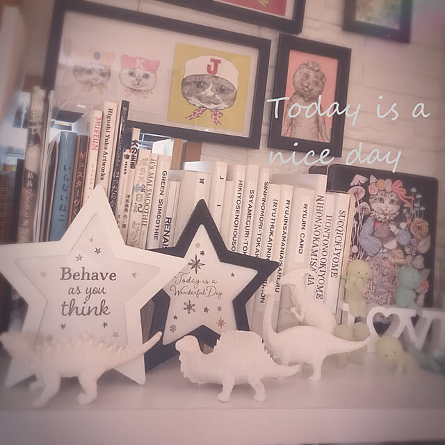 My Desk,消しゴム,恐竜,ヒグチユウコ,スミスキー,ダイソー,セルフリノベーション,ペットと暮らす家,セリア,リビング,カフェ風,くつろぎ空間,フォトフレーム,星型,ほし,リメイクシート,癒し,モノトーン 33kichiの部屋