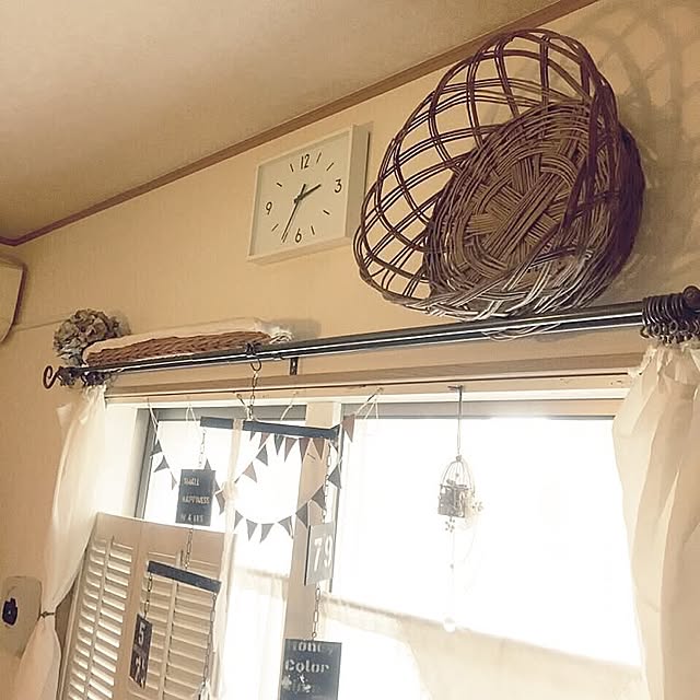 On Walls,かご,カゴ,籠,Basket,アンティーク,antique,Negoちゃん♡,meguさんガーランド,ルーバー,無印良品の時計,はなのいえくるみさん cotonの部屋