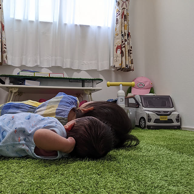 ラグ,ジョイントマット,芝生,四季物ひろば,子ども部屋,こどもと暮らす,見てくださってありがとうございます,モニター当選ありがとうございます♡,ダンボールの車,On Walls cochonの部屋