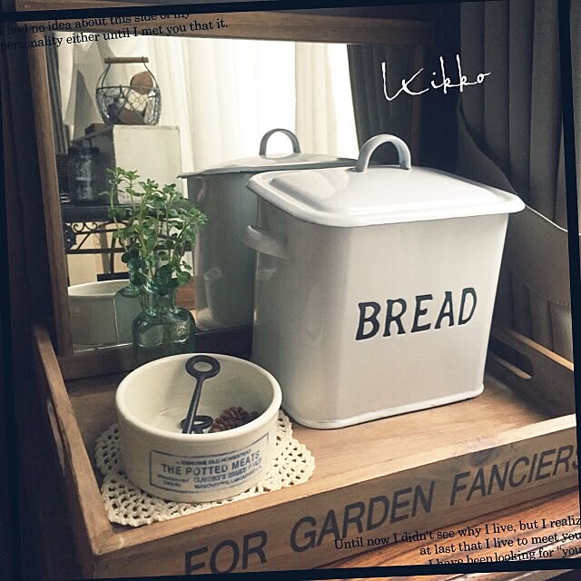 My Shelf,木のトレイ,陶器,ミラー,連投すみません,観葉植物,BREAD缶,Homestead kikkoの部屋