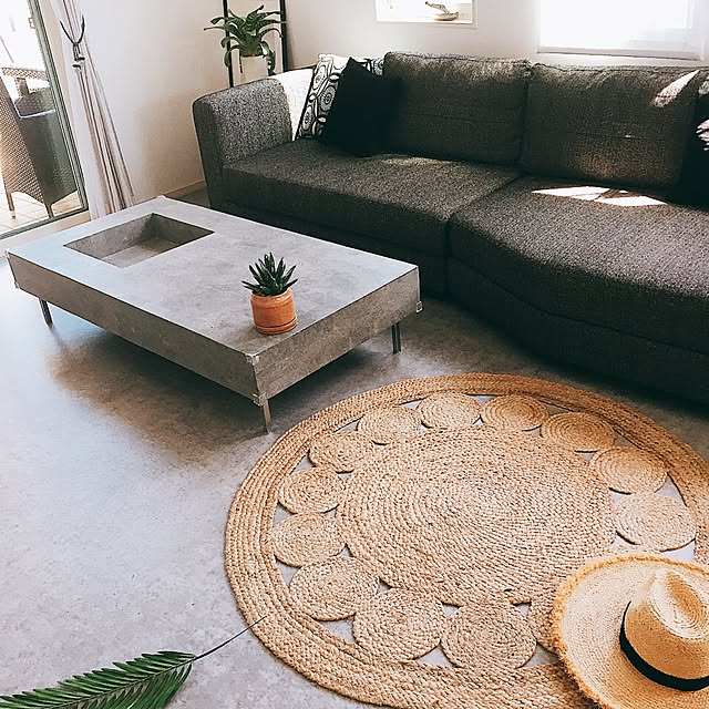 Lounge,緑のある暮らし,モルタル調,生活感のない暮らし,DIY,クッションフロア,ZARA HOME,アガベ,ドラセナ,海外インテリアに憧れる,ジュートラグ,こどもと暮らす。,H&M HOME,モノトーンインテリア,丁寧な暮らし,コンクリート調 Miyukiの部屋