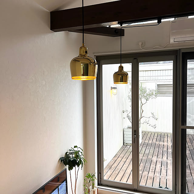 ペンダントライト,ナチュラルインテリア,北欧インテリア,狭小住宅,デンマーク家具,真鍮製,コンパクト,北欧照明,ゴールデンベル,シンプリスト,ミニマムな暮らし,ルイスポールセン トルボー,レクリント　ブーケ WestGermanyの部屋