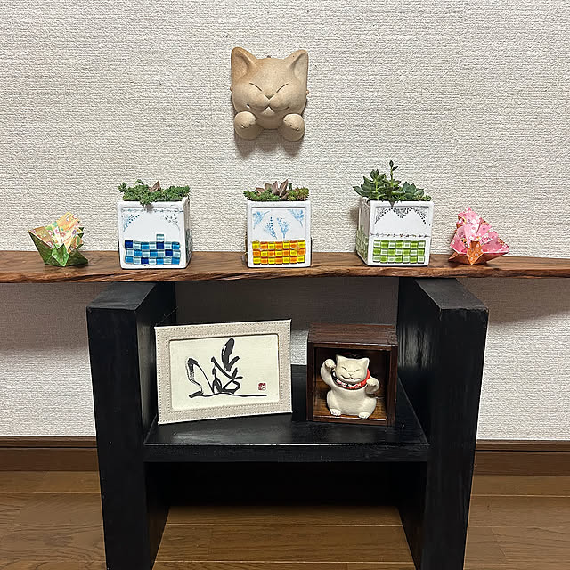 On Walls,ガラスタイル,花,飾り棚,ガーデニング,オブジェ,招き猫,タイル,ディスプレイ,手作り,リメイク,秋,アレンジメント,ディスプレイ棚,素敵な出会いに感謝♡,RCの出会いに感謝♡,出会いに感謝です♡,ダイソー植木鉢,笑顔がいちばん！,いつも見てくれてありがとうございます♡ ritsukoの部屋