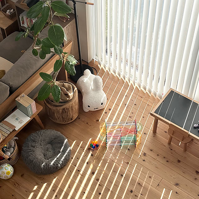 Lounge,ナチュラルインテリア,子どものいる暮らし,暮らしを整える,リビングレイアウト,吹き抜けのある家,ソファレイアウト yukiの部屋