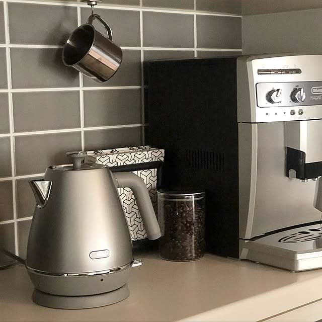 おしゃれ家電,デロンギ,ディスティンタ・ペルラコレクション,電気ケトル,タイルDIY,シルバー家電,モニター投稿,Kitchen nacocoの部屋