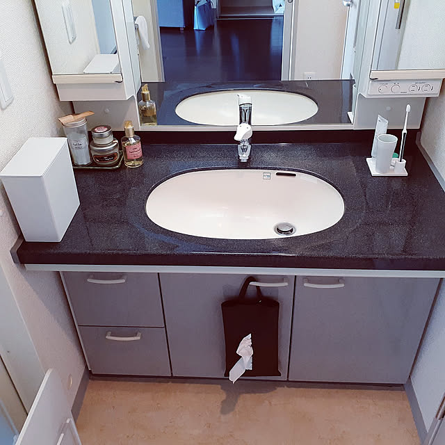 Bathroom,健康,一人暮らし,賃貸マンション,ペーパータオル,洗面所　コップ,珪藻土　コースター,SABONスクラブ,無印良品　ゴミ箱 miaklipの部屋