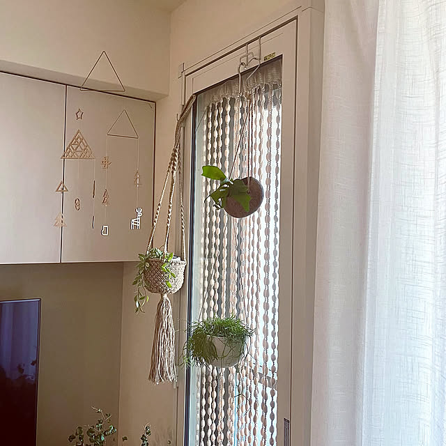 Lounge,観葉植物,グリーン,モビール,リビング,フック,マンション,2LDK,狭小住宅,リノベーション,小さなおうち,中古マンション,RCの出会いに感謝♡,いいね&フォローありがとうございます☆,イベント参加,マンション暮らし,観葉植物のある暮らし,NO RC NO LIFE☻*,ハンギンググリーン,暮らしのひとコマ,見てくださって感謝です♡,RCショッピング,何気ない日常に感謝,狭くても心地良く♡ ha_ru76の部屋