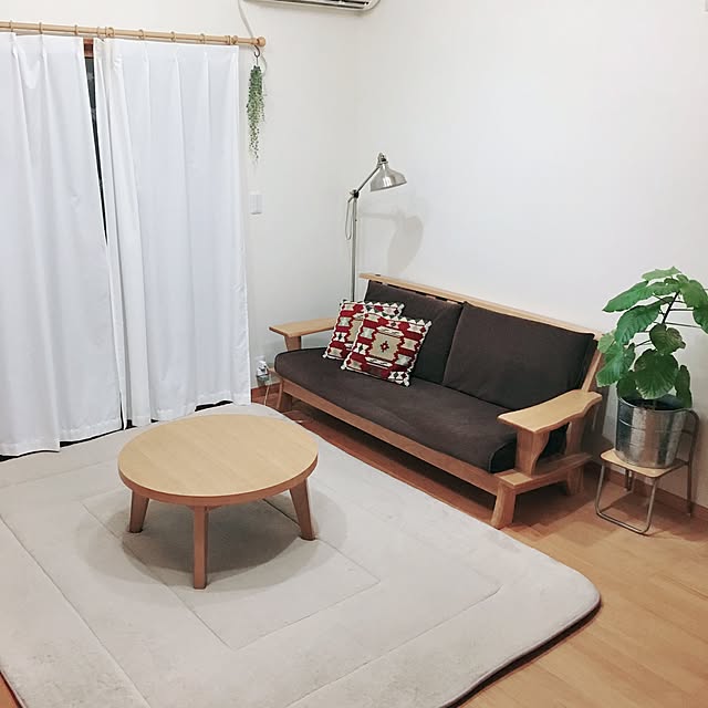 Lounge,コタツテーブル,ソファーカバーお洗濯終了,冬用ラグ,北欧,ナチュラル,NO GREEN NO LIFE,観葉植物,インスタ k.o.b.a.m.a.s.a mamiの部屋