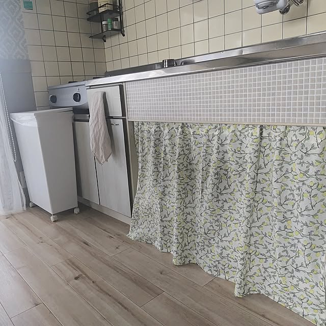 Kitchen,ナチュラルインテリア,可愛いものが好き,わんこと暮らす,植物と暮らす,海外インテリアに憧れる,賃貸キッチンDIY,リメイクシート,カフェカーテン,賃貸,手作りカーテン santamamaの部屋