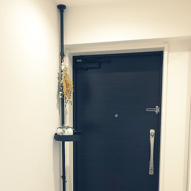 ドライフラワーのある暮らし,DRAW A LINE,観葉植物,ミモザ,スワッグのある暮らし,ブラックインテリア,Entrance yo-miの部屋