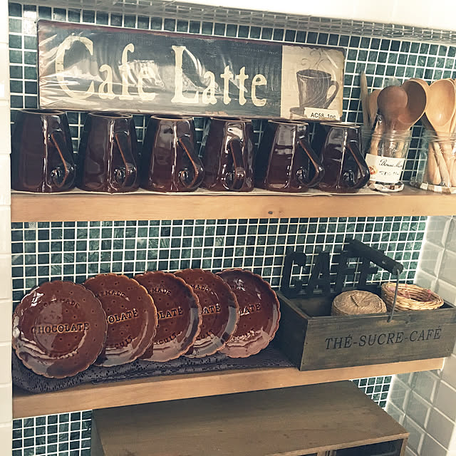 My Shelf,キャンドゥ,お皿ディスプレイ,チョコレートシリーズ,キッチン雑貨,タイルキッチン,飴色食器,ナチュラルキッチン tomtomの部屋