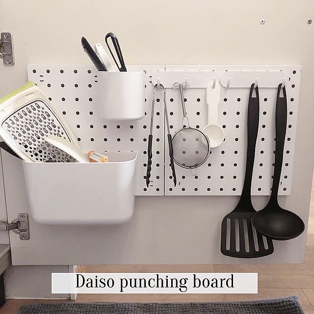 キッチンDIY,調理器具 収納,有効ボード,有効ボードDIY,収納,キッチン収納,賃貸アパート２LDK,海外風インテリア,海外インテリアに憧れる,2LDK,モノトーンインテリア,賃貸収納,収納アイデア,monotoneinterior,白黒病,収納整理部,2人暮らし,賃貸アパート,賃貸暮らし,白黒インテリア,モノトーン,賃貸インテリア,モノトーン好き,モノトーン雑貨,白黒グレー,賃貸,白黒マニア,シンプルインテリア,Kitchen nacha.m555の部屋