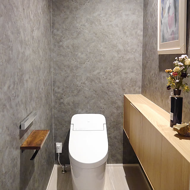 アクセントクロス,フロート収納,トイレットペーパーホルダー,トイレ,壁紙,ホテルライク,Bathroom Norikaの部屋