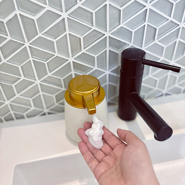 Bathroom,オートディスペンサー泡タイプ,オートディスペンサー,オートソープディスペンサー,洗面スペース,サンワカンパニー,ガラスタイル,TEORI,人感センサーライト,サンワカンパニー洗面台 Minteaの部屋