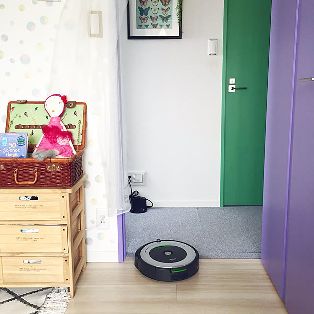 Bedroom,部屋の入り口,廊下,H&M HOME,ラグ,チェスト,salut!,jessbrown,タイルカーペット,水玉の壁紙,マスキングテープ,ドアリメイク,ルンバ,こどもと暮らす。,マンション暮らし,イベント参加中,壁紙屋本舗,女の子部屋,バスケット ayatyの部屋