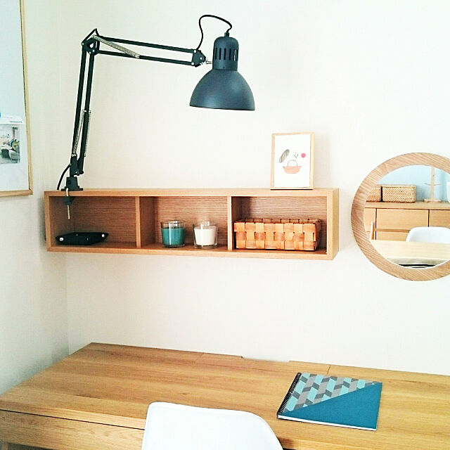 My Desk,IKEA,北欧,無印良品,買ったもの,壁に付けられる家具,ライト momo0907の部屋