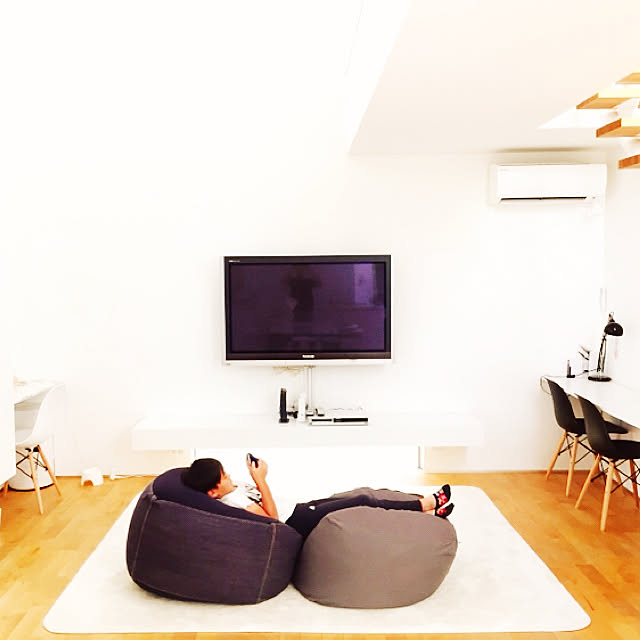 Lounge,人をダメにするソファ,体にフィットするソファ,無印良品週間,無印良品 ソファ,無印良品,５人家族,リビング,ていねいな暮らし,ホワイトインテリア,リビングの一角,二世帯住宅,子供と暮らす。,モノトーンインテリア NIWAHOMEの部屋