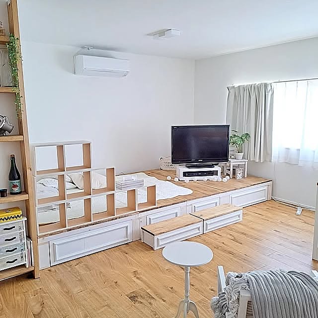 Lounge,DIY,一人暮らし,賃貸,1R,ひとり暮らし,賃貸アパート,築50年,賃貸でも楽しく♪,0LDK,50㎡,テーブルdiy,小上がり,小上がりスペース,小上がりDIY,収納付き小上がり Ryoの部屋