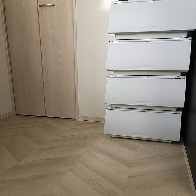 ヘリンボーンクッションフロア,ヘリンボーン,収納ボックス,くつろぎ空間,心地よい暮らし,ニトリ,すっきり暮らす,建具,ダイケン happyの部屋