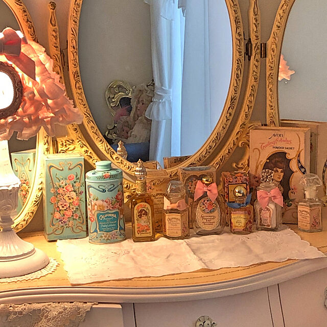 My Shelf,香水瓶,ヴィンテージ家具,アンティークランプ,三面鏡,1969組,可愛いものが好き♡ yumicyanの部屋