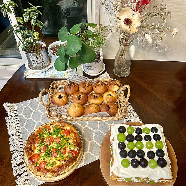 手作りパン,手作りケーキ,シャインマスカットとピオーネのケーキ,キッシュ,夕食準備中,100均,RCの出会いに感謝♡,心地よい暮らし,家族に感謝♡,子どもと暮らす,日々暮らしを楽しむ,ルームクリップに感謝,いいね＆フォローありがとうございます♡,おうち時間,日々の暮らしに感謝して,いつもありがとうございます♡,フォロアーさんに感謝♡,ドライフラワーのある暮らし,花のある暮らし,季節を楽しむ暮らし,My Desk,セリア,Daiso bambiの部屋