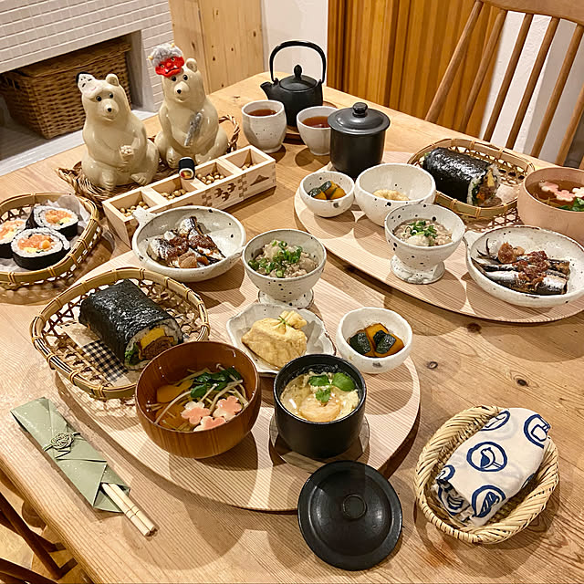 豆まき,しろくま貯金箱,節分ごはん,節分,珪藻土の壁,ナチュラルインテリア,おうち時間,アイランドキッチン,ペニーワイズ テーブル,アーコールチェア,器のある暮らし,木製トレイ,作家さんの器,村上直子さんの器,Kitchen yumiの部屋