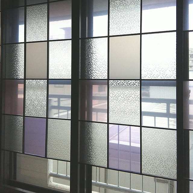 On Walls,お金かけずに,古家リフォーム,DIY,障子リメイク,ステンドグラス風,枠はペンキでココアグレーに。,ペンキ塗り,100いいね！ありがとうございます♪,200いいね！ありがとうございます usako.usaの部屋