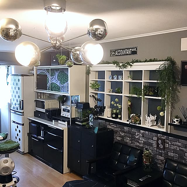 Lounge,腰壁風,LDK,フェイクグリーン,窓枠棚DIY,フランフラン照明,照明,いいね、フォロー本当に感謝です♡,朝の風景 kaerucoの部屋