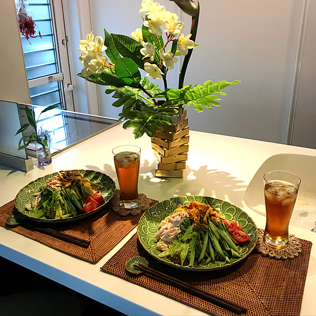 Kitchen,おうちごはん,冷やし中華,ジェンガラケラミック,カウンターキッチン,LIXILリシェルSI,バリ,南国風,ホテルライク,アジアンリゾート,観葉植物,リゾートホテル,バリ雑貨,バリリゾート,コースター,アタランチョンマット,LIXILキッチン,オープンキッチン yukikoの部屋