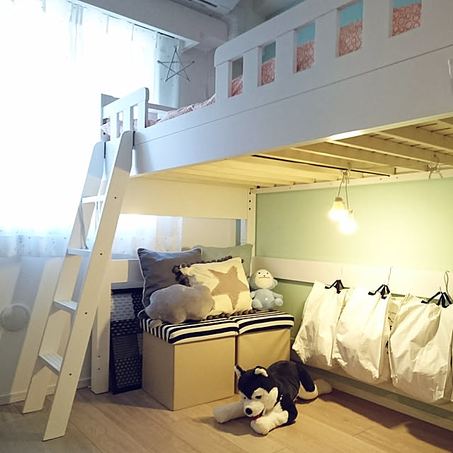 Bedroom,子供部屋,アクセントクロス,ロフトベッド,マンション,3Coins,壁紙,マンションインテリア,ミントグリーンの壁,読書スペース,AwesomeStore,ダイソーのライト,いいね、フォロー本当に感謝です♡,収納つきスツール tttbbbの部屋