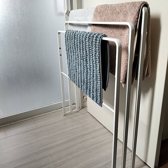 Bathroom,タオル掛け,tower　タオルハンガー,すっきり暮らしたい,ナチュラルモダンインテリア,脱衣所 coco0.84.の部屋