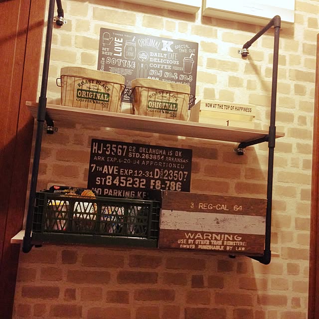 Kitchen,セリアアイアンかご,セリアbox,セリアランチマット,ダイソーコンテナ,勝手口付近,食品庫,塩ビパイプDIY,レンガ壁紙 YO28の部屋
