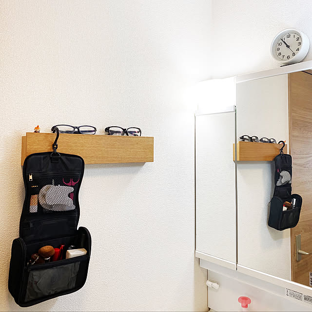 吊るす収納,壁に取り付けれる棚,メイク道具,吊るして使える洗面用具ケース,壁に付けられる家具,無印,メイク収納,無印良品,建売り住宅,北欧ナチュラル,北欧雑貨,北欧インテリア,建売住宅,On Walls momotarouの部屋