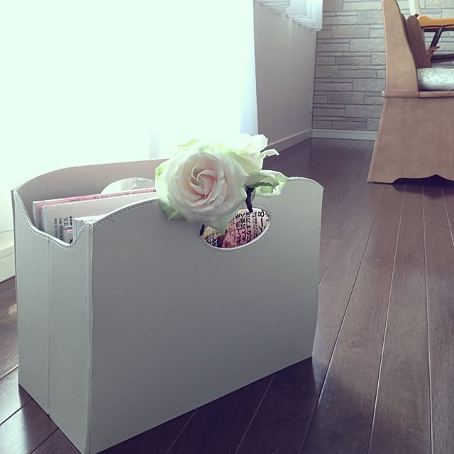 Lounge,マガジンラック,シルクフラワー,ニトリ a-saの部屋