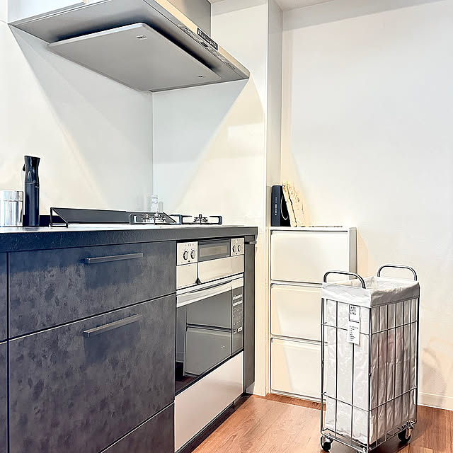 Kitchen,ゴミ箱,マンションインテリア,モダンインテリア,中古マンション,シンプルインテリア,黒が好き,パナソニックキッチン,マンション暮らし,子どものいる暮らし,ホテルライクに憧れる,ブラック×ブラウン HikARi-HOMEの部屋