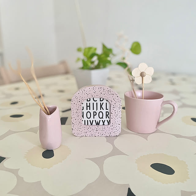 My Shelf,THREEPPY クッションカバー,THREEPPYマグカップ,lovi,ケーラーアーバニア,ディスプレイコーナー,ホワイトインテリア,ナチュラルインテリア,北欧インテリア,ファブリックパネル,セブンチェア,ナチュラルバスケット,ルミマルヤ ファブリックパネル,マンションインテリア,ケーラー オマジオ maryonaの部屋