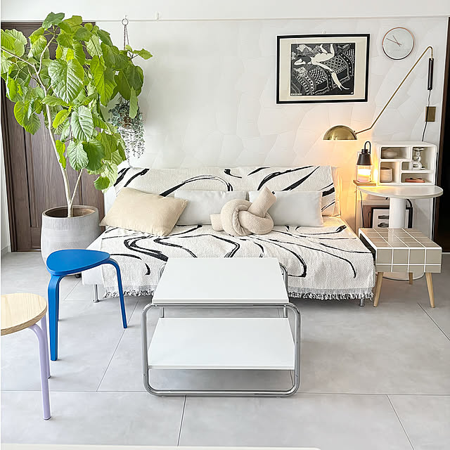 Lounge,IKEA,ソファーのある暮らし,ソファー,ウンベラータのある暮らし,ウンベラータ,ソーデルハムン,キャンドルウォーマー,ソファーカバー,フロアタイルDIY,フロアタイル,シンボルツリー,1人暮らし,リノベーション,ひとり暮らし,海外インテリアに憧れる,中古マンション,中古を買ってリノベーション,一人暮らしインテリア,中古マンションリノベ,ソファまわり,クッション大好き,リラックス空間 sakielの部屋