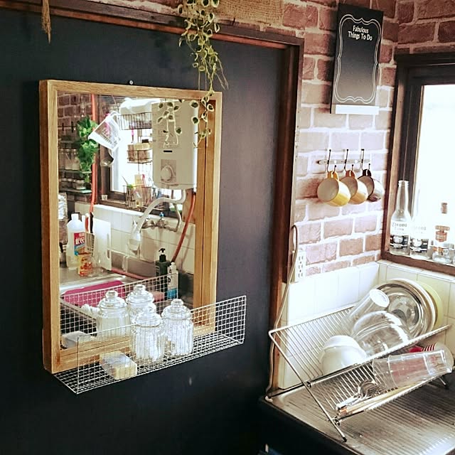 Kitchen,100均,手作り,DIY,Daiso,seria,鏡,レンガ壁,黒板塗料,壁,とびら,百均リメイク,焼き網リメイク,男前インテリア,IKEA konyの部屋