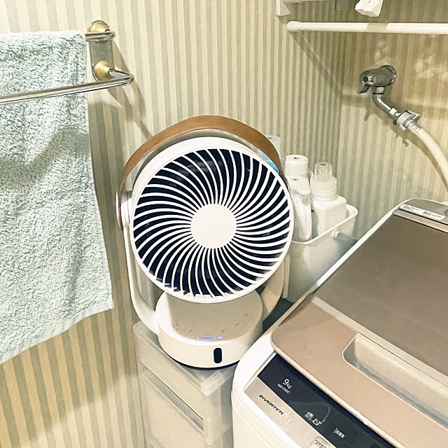 コンパクト,洗濯機周り,オシャレ,洗面所,風呂上がりのクールダウン,湿気対策,サーキュレーター,夏家電,築20年以上,Bathroom kawauso15の部屋