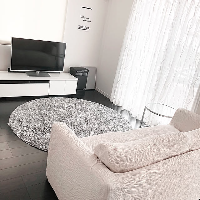 リビングインテリア,Lounge,20代の家,狭小住宅,海外インテリアに憧れる,モノトーン,ホワイトグレーインテリア,モノトーンインテリア,ホワイトインテリア,建売,ホワイト×グレー,建売住宅でも快適生活,シンプルモダン,ホワイトグレー,4LDK,30坪の家,ダークブラウンの床,建売住宅,建売狭小,Lounge aripiの部屋