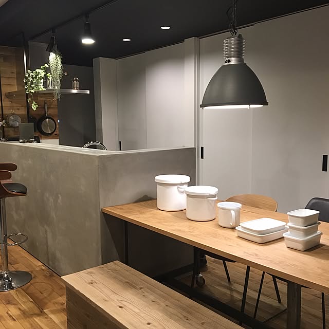 Kitchen,野田琺瑯 ホワイトシリーズ,野田琺瑯,オーク材,アデペシュ,バイロンランプ,モルタルショック,モルタルキッチン,モルタル王になれなかった…,中庭のある家,吹き抜けのある家,グリーンのある暮らし,いつもイイね&コメありがとうございます,ヴィンテージ,モダン,インダストリアル Noboの部屋