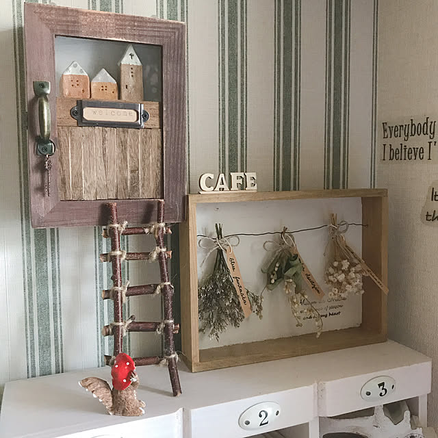 Entrance,ガラスドア,コピーはご遠慮下さい。,オリジナル作品,プロフからミンネ行けます♡,ミニドアBOX,ストライプの壁紙,壁紙屋本舗,森のcafe風イメージ❤︎,ハシゴ,ミニラダー,mogちゃんのミニチュア♡,新商品買ったよ！,ナチュラルインテリア,ナチュラルキッチン,takaちゃんのリース,ミニドア megusanの部屋