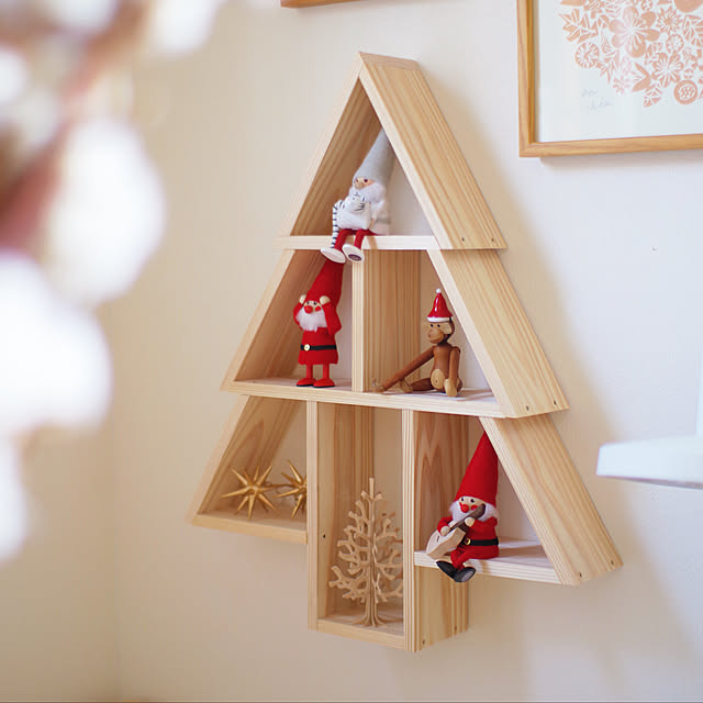 カイボイスンモンキー,ノルディカニッセ,ツリーシェルフ,カインズ,クリスマス,スウェーデンハウス,ナチュラルインテリア,北欧インテリア,インテリア,シンプルライフ,DIY,シンプルな暮らし,北欧,楽天roomに載せてます,すっきり暮らす,ナチュラル,On Walls ma.home___の部屋
