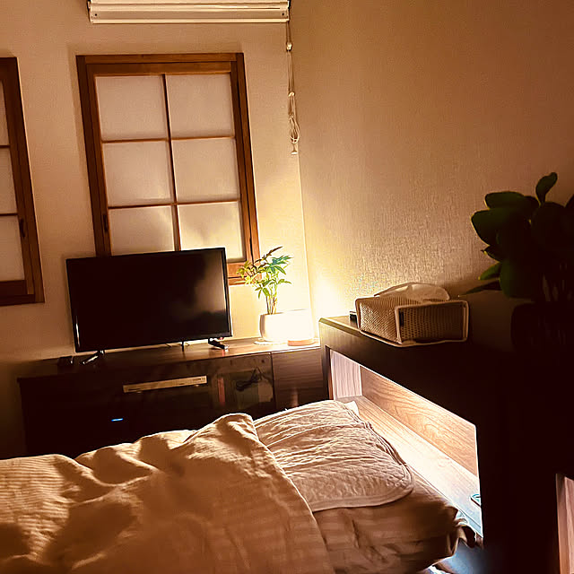 Bedroom,夜を楽しむインテリア,ティッシュケース,関節照明,シモンズベット,秋色インテリア shunrikoの部屋